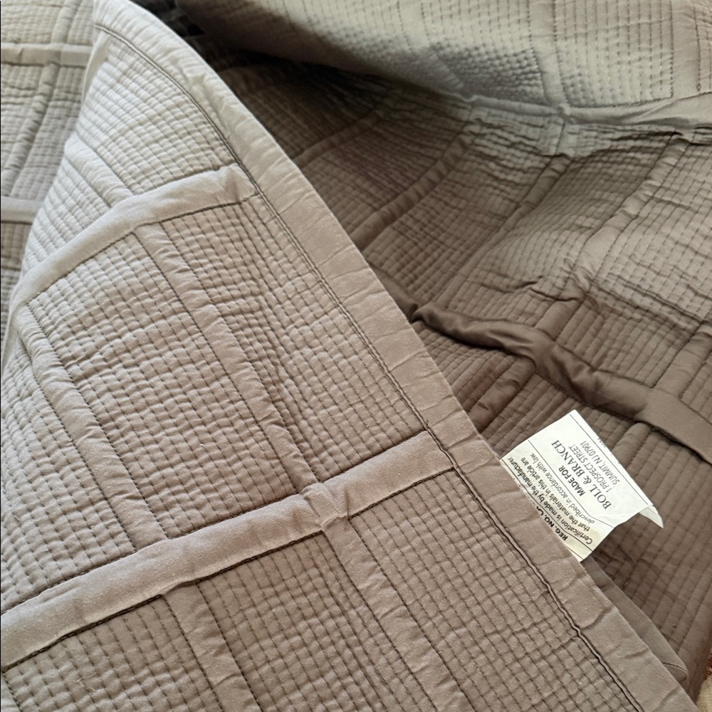 Boll & Branch Brice  quilt Stone  Dark Gray Quilt blanket K/C